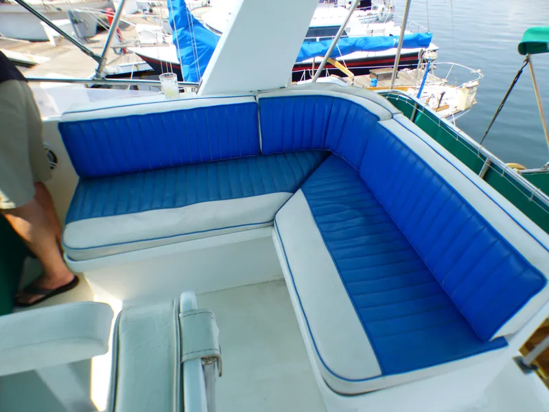 1985 DeFever 40 Offshore Cruiser Flybridge