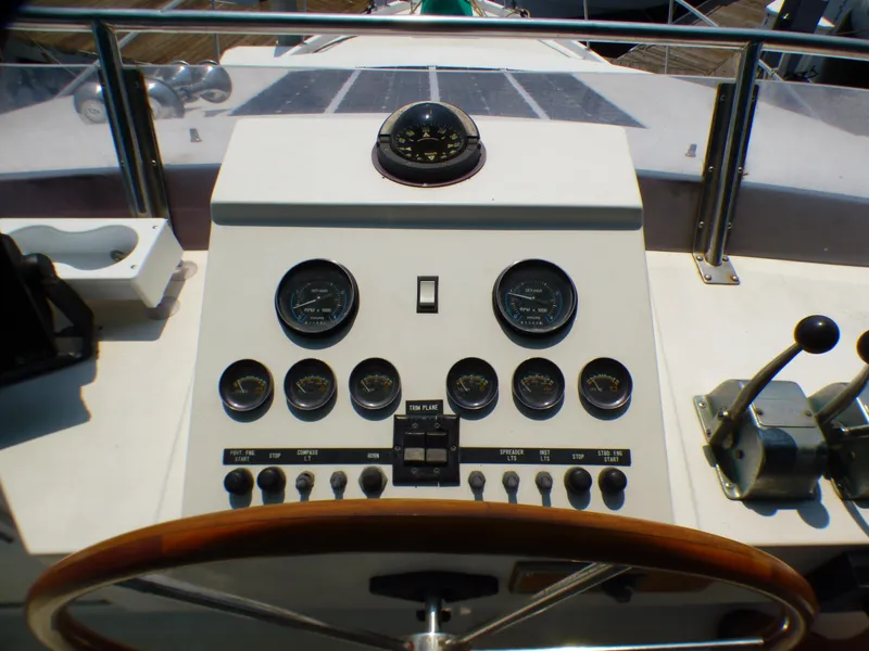 1985 DeFever 40 Offshore Cruiser Flybridge