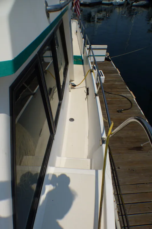 1985 DeFever 40 Offshore Cruiser Flybridge
