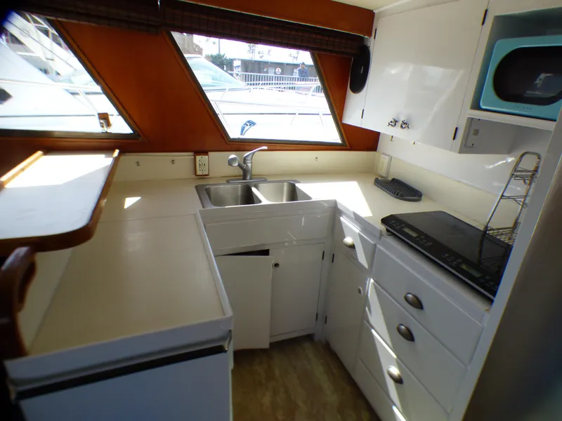 1985 DeFever 40 Offshore Cruiser Flybridge