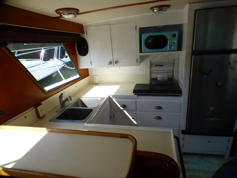 1985 DeFever 40 Offshore Cruiser Flybridge