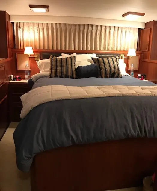1985 Hatteras Motoryacht