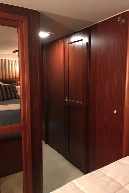 1985 Hatteras Motoryacht
