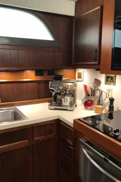 1985 Hatteras Motoryacht
