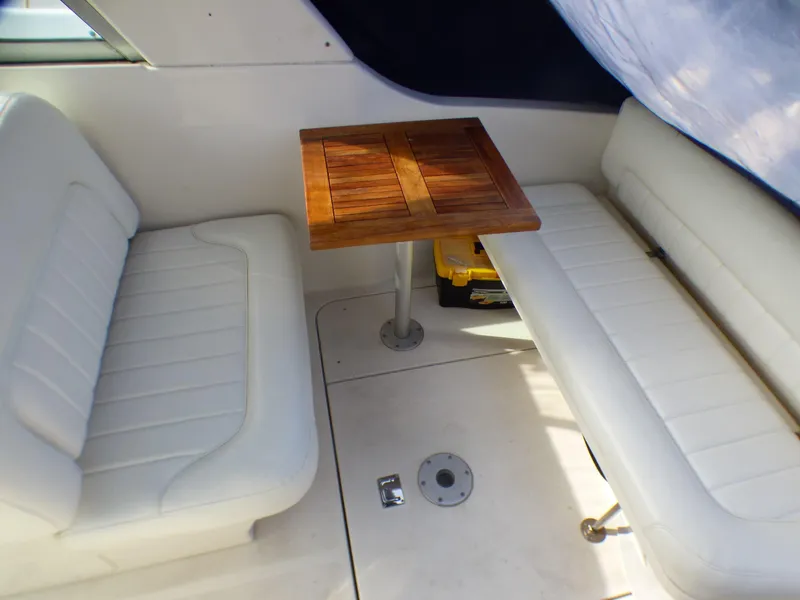 2001 Monterey 302 Cruiser
