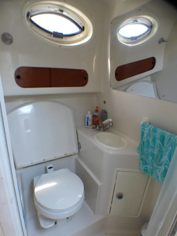 Head with Vacu-Flush Toilet