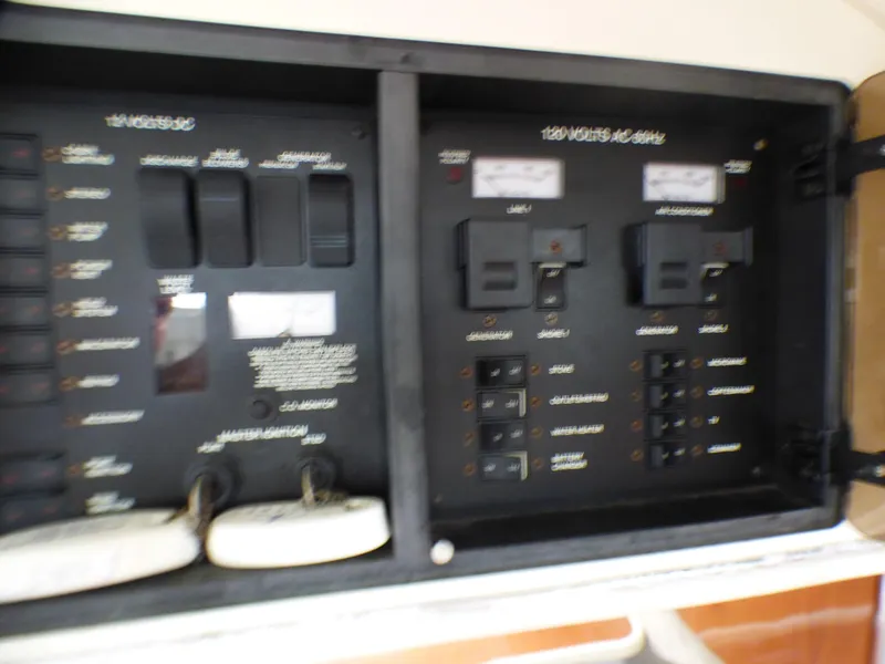 AC/DC Main Breaker Panel
