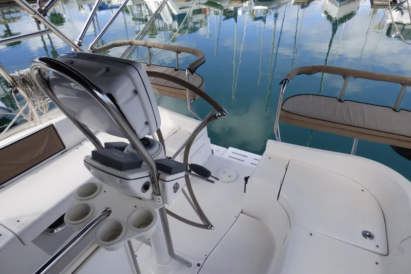 2006 Hunter 41 Deck Salon