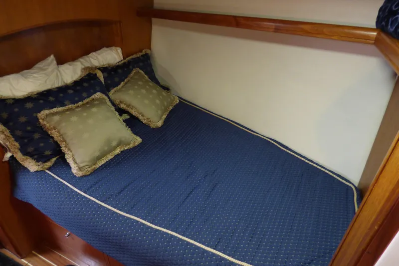 2006 Hunter 41 Deck Salon
