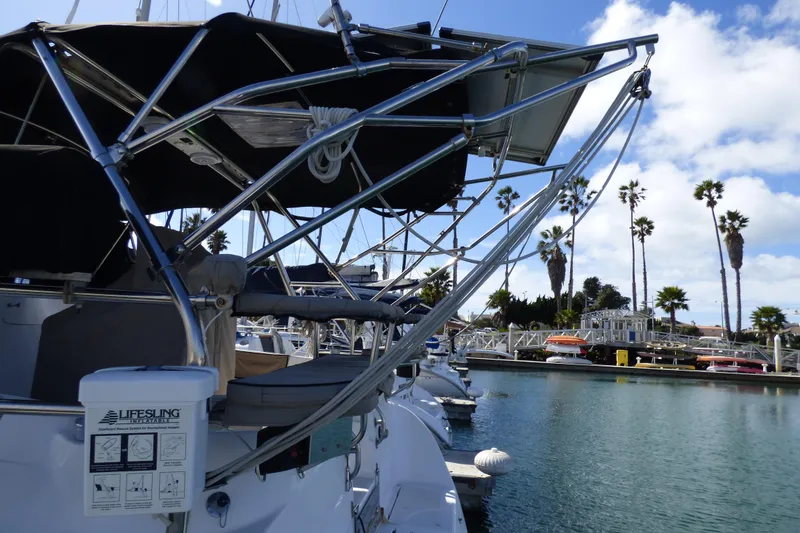 2006 Hunter 41 Deck Salon