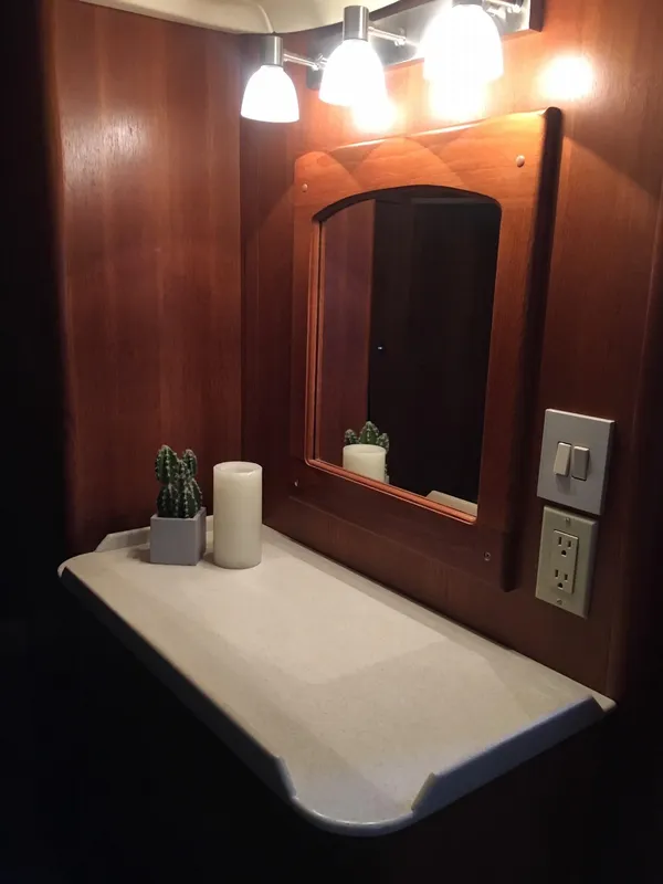 2006 Hunter 41 Deck Salon
