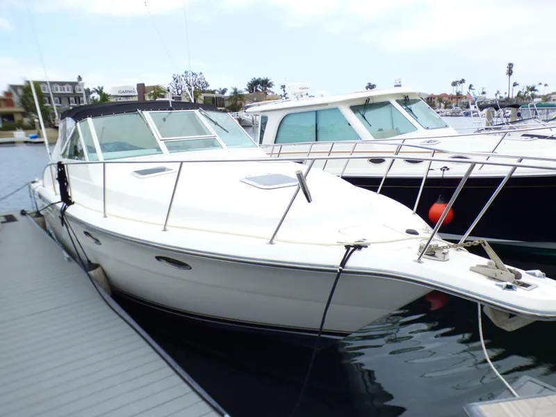 1989 Tiara Yachts 3300 Open