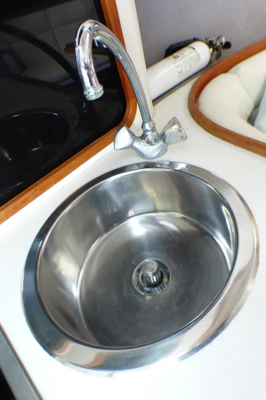 1989 Tiara Yachts 3300 Open