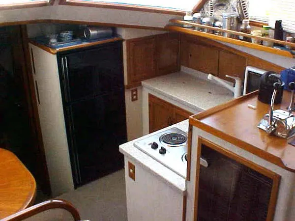 1986 Symbol Cockpit Motor Yacht