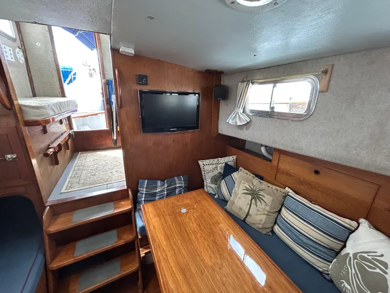 Salon Looking Aft