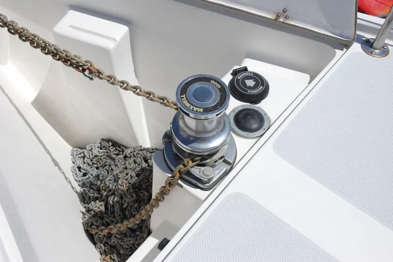 Windlass / Chain Locker