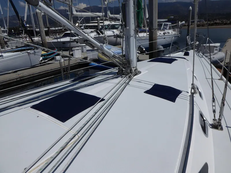 Mast lower