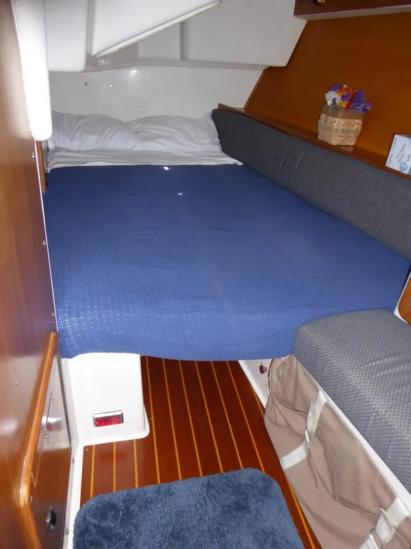 Aft berth