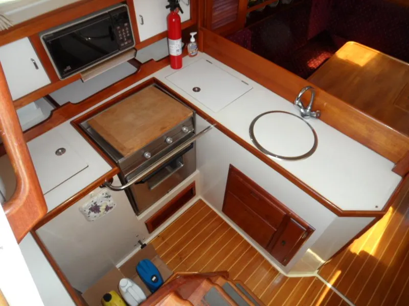 1989 Catalina 36