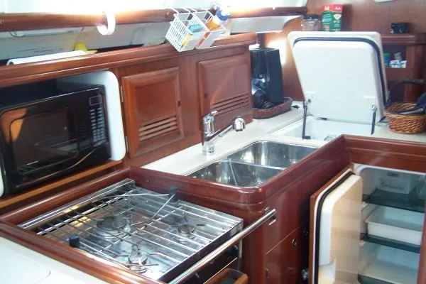 2005 Beneteau 423