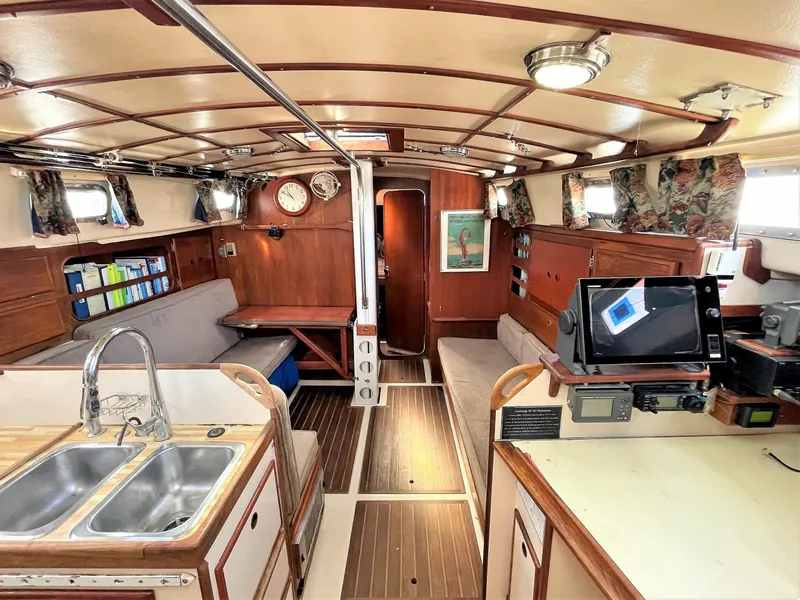 1980 Whitby Yachts 42 Center Cockpit