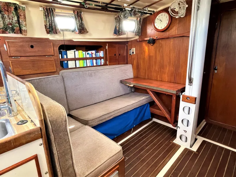 1980 Whitby Yachts 42 Center Cockpit