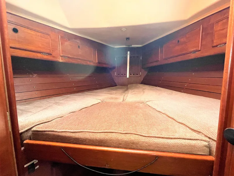 1980 Whitby Yachts 42 Center Cockpit