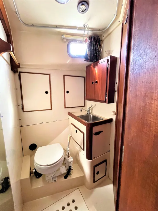 1980 Whitby Yachts 42 Center Cockpit