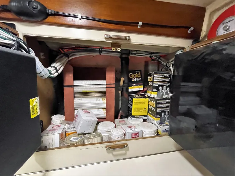 1980 Whitby Yachts 42 Center Cockpit