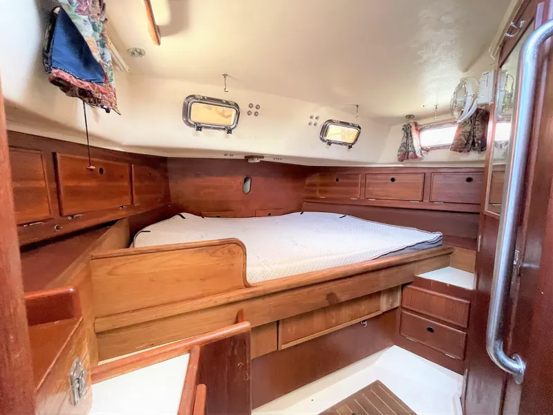 1980 Whitby Yachts 42 Center Cockpit