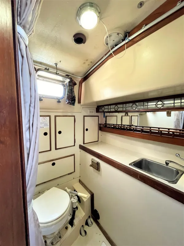 1980 Whitby Yachts 42 Center Cockpit