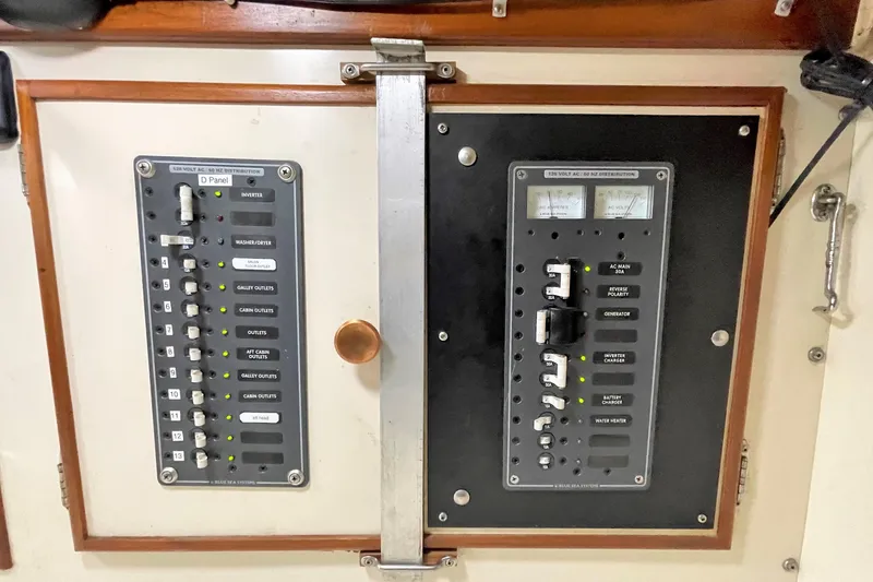 1980 Whitby Yachts 42 Center Cockpit