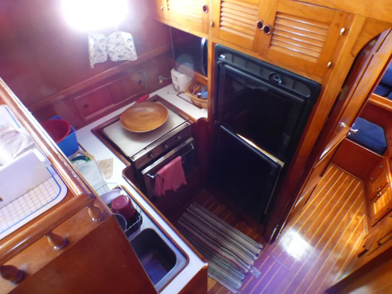 1981 Hershine Trawler