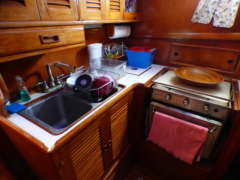 1981 Hershine Trawler