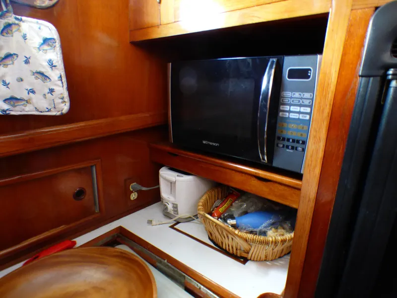 1981 Hershine Trawler