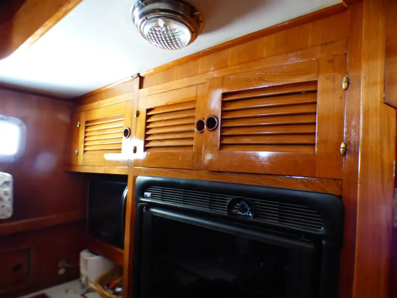 1981 Hershine Trawler