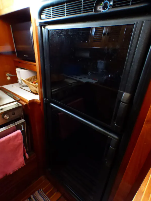 1981 Hershine Trawler