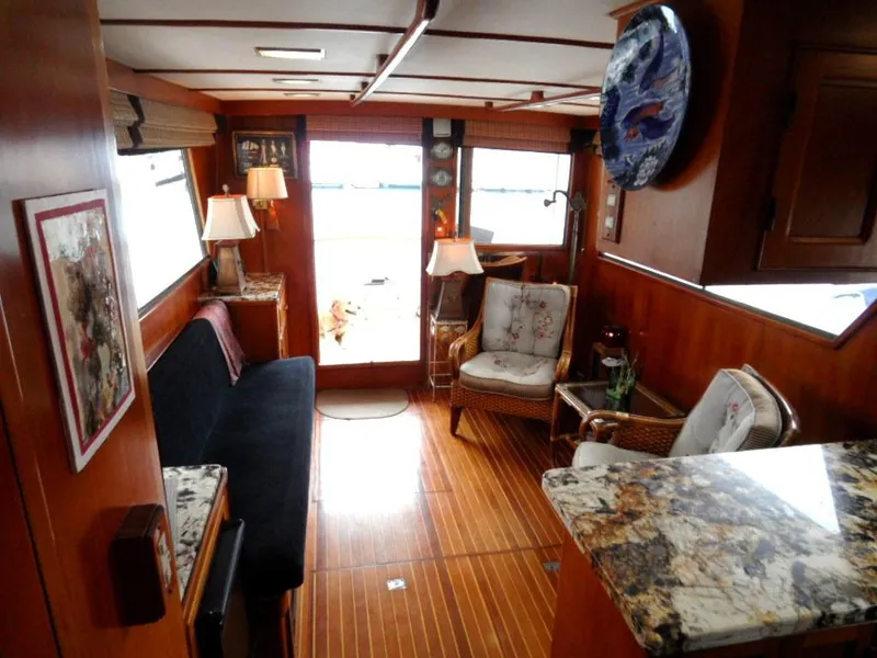 Salon looking aft