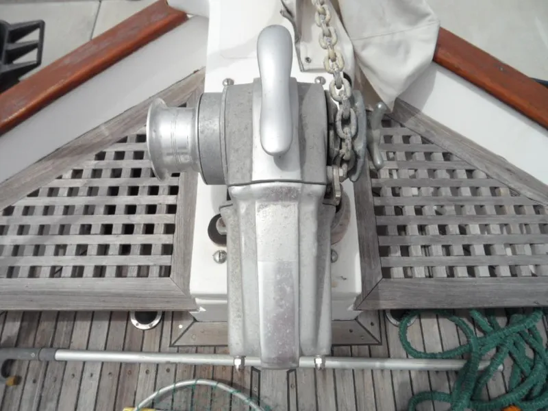 Anchor windlass