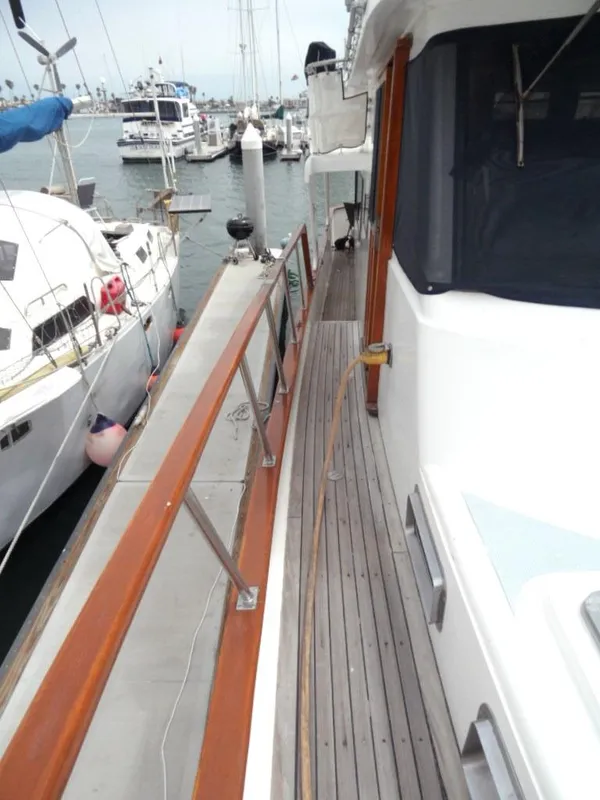 Side decks forward