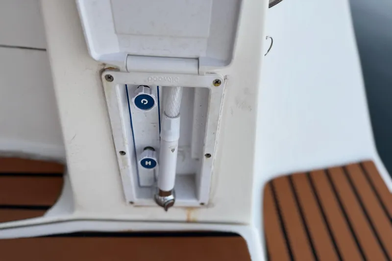 Hunter 31 boat shower controls, 2007 model, featuring hot and cold water options.