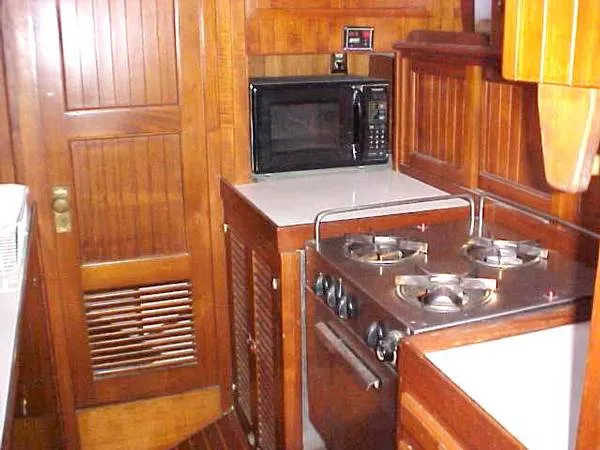 1983 Vagabond Ketch