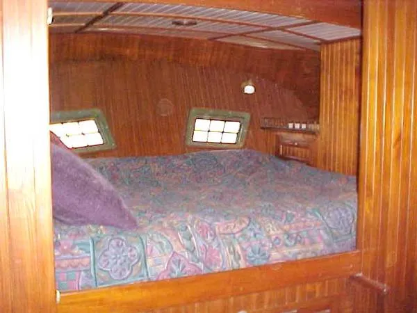 1983 Vagabond Ketch