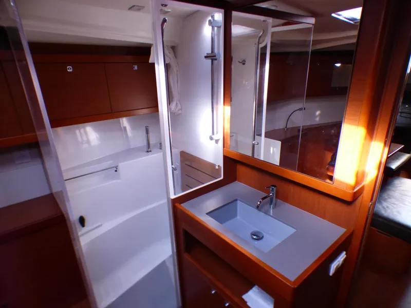 2013 Beneteau 48 Oceanis