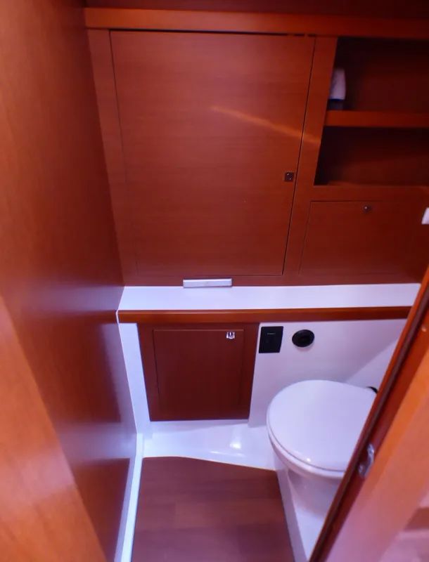 Separate Head in Forward Cabin