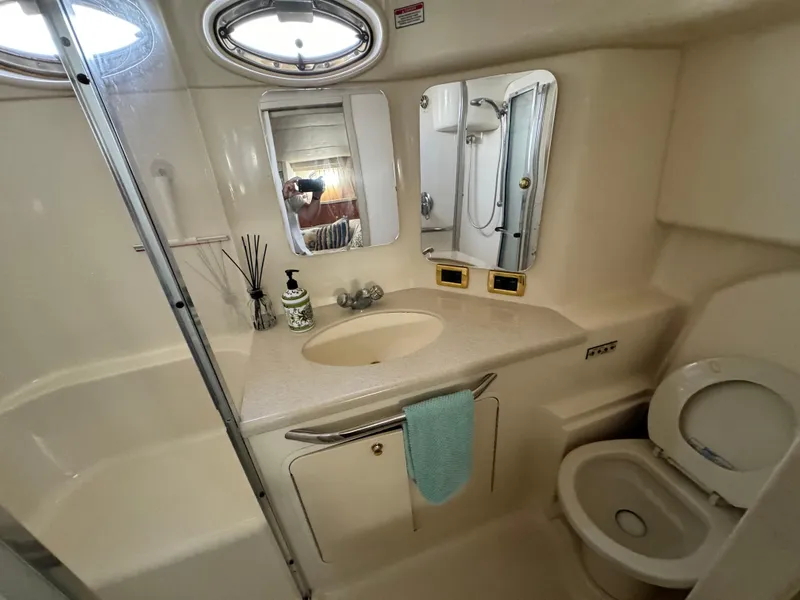 2001 Sea Ray 380 Motor Yacht