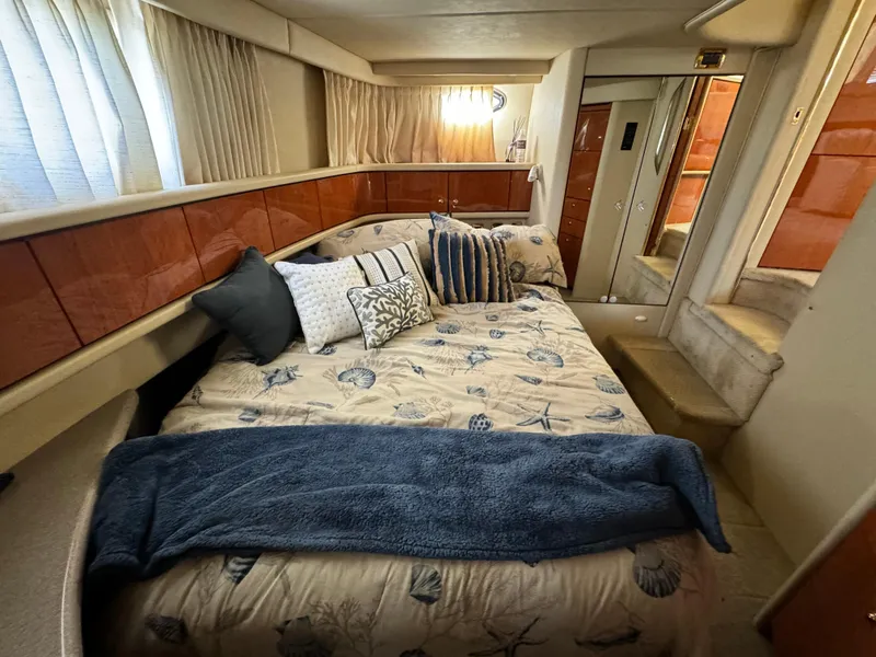 2001 Sea Ray 380 Motor Yacht