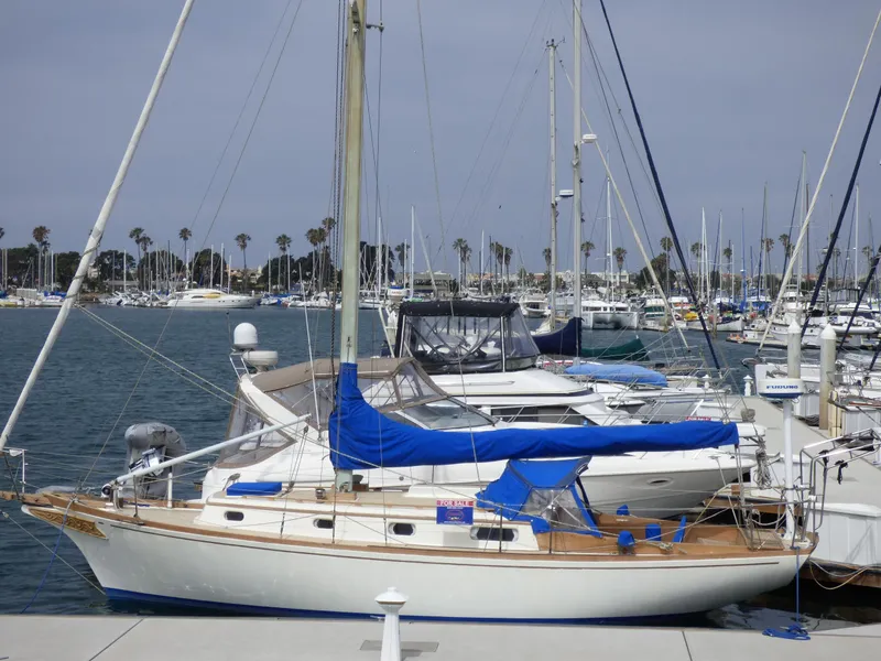 1976 Fuji 35 Cutter