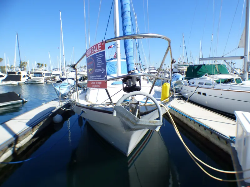 1982 Lancer Yachts Center Cockpit