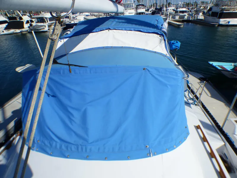 1982 Lancer Yachts Center Cockpit